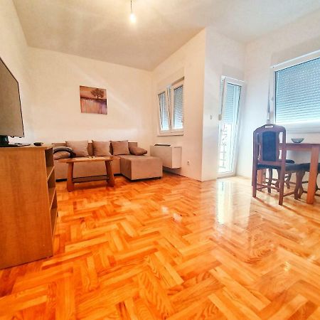 Apartman 44 Bijeljina Luaran gambar