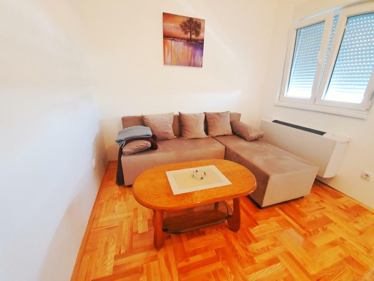 Apartman 44 Bijeljina Luaran gambar